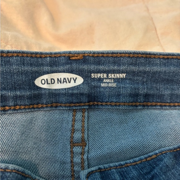 Old Navy Super Skinny Ankle Mid-rise Jeans - Picture 2 of 3